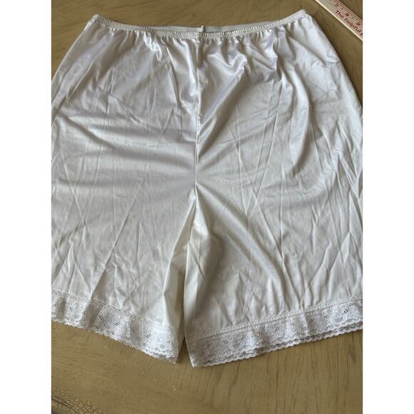 Vintage Vanity Fair White Nylon Bloomers Pettipants Size Large 12-778 Slip Short - Picture 4 of 8